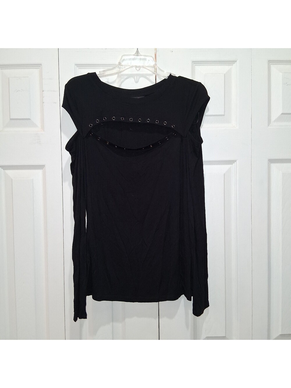 Rock & Republic Black Grommet Keyhole Cold Shoulder Top Goth Grunge Edgy Size L